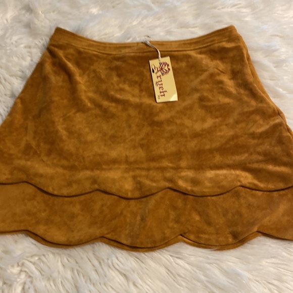 ARYEH Suede Skirt size M brand new with tag color camel waist 30” - Picture 12 of 12
